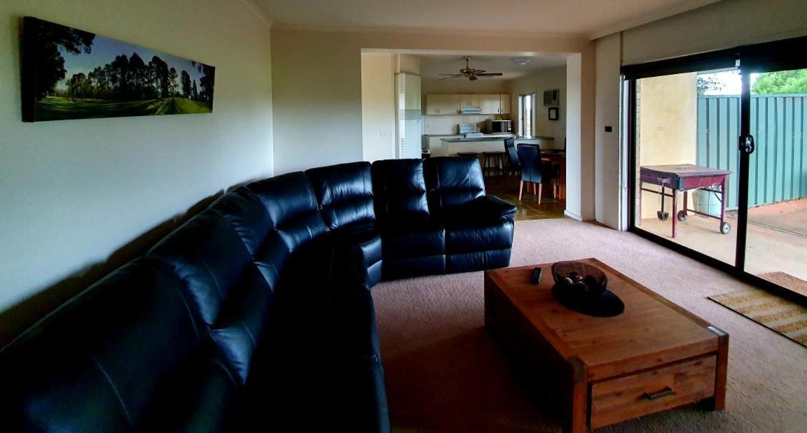 Shepparton Golf Motel Extérieur photo